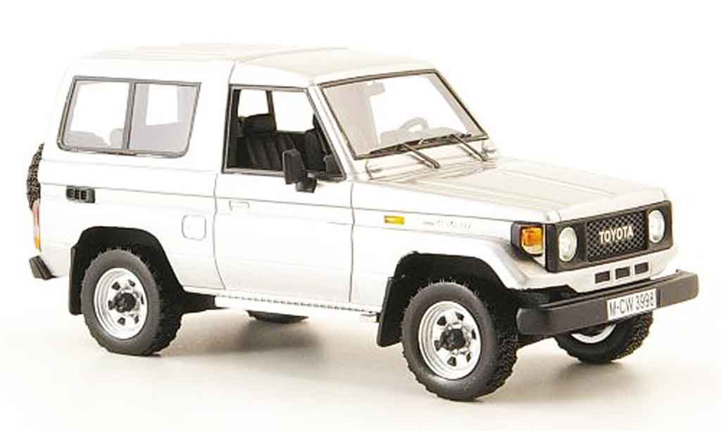 Toyota Land Cruiser 1/43 Neo grijs metallic liavec. auflage 300 1985 modelauto