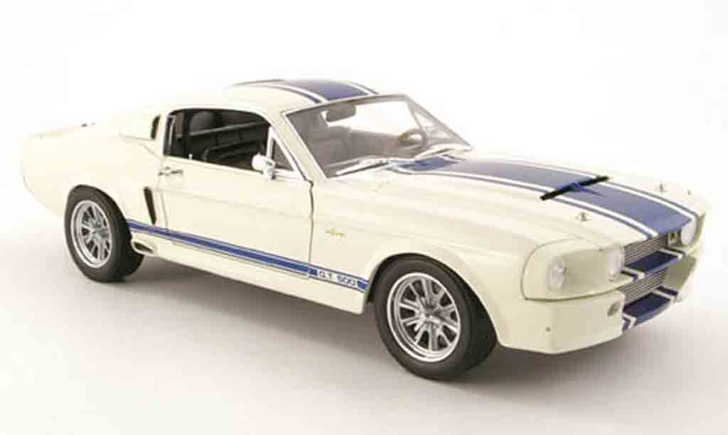 Shelby GT 500 1/18 Shelby Collectibles super snake wit/blauw 1967 modelauto
