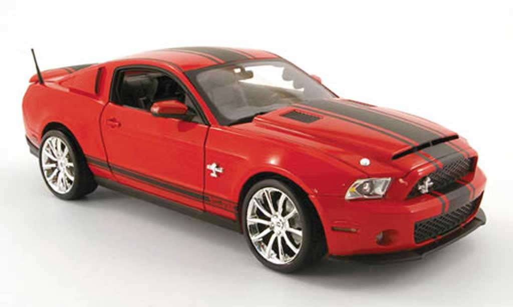 Shelby GT 500 1/18 Shelby Collectibles super snake rood/mattzwart 2010 modelauto