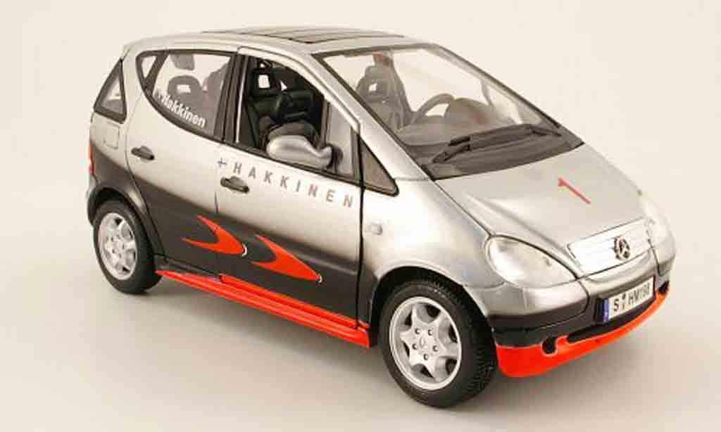 Mercedes Classe A 1/18 Maisto hakkinen formel 1 design modelauto