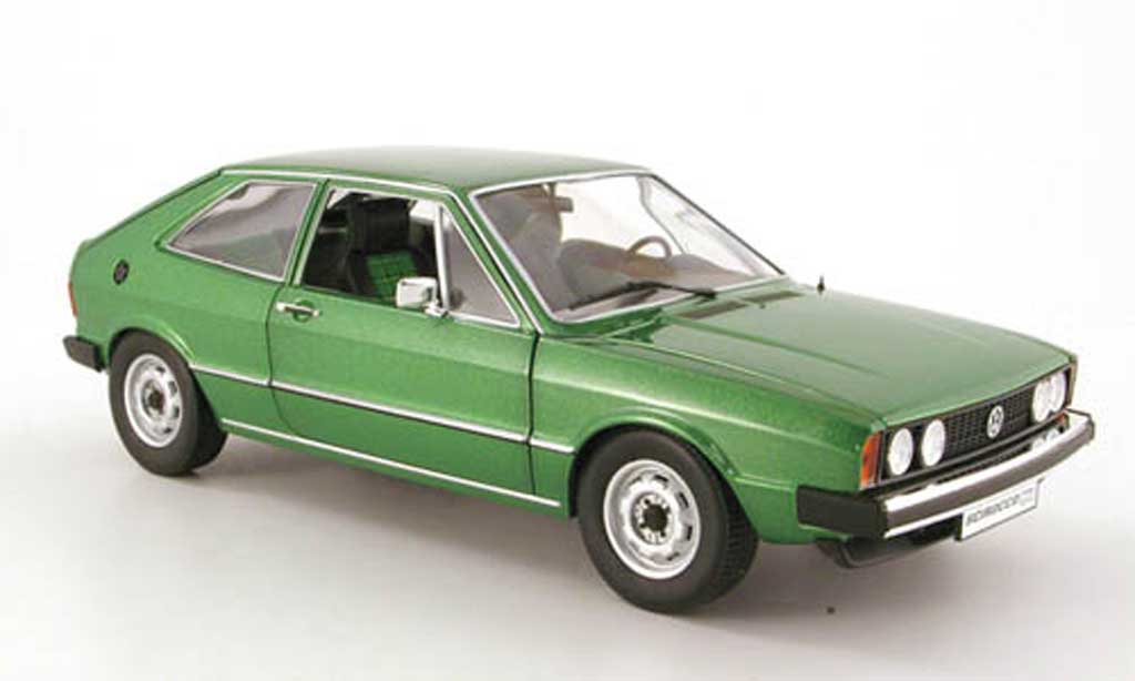 Volkswagen Scirocco GTI 1/18 Revell GTI i grun modelauto