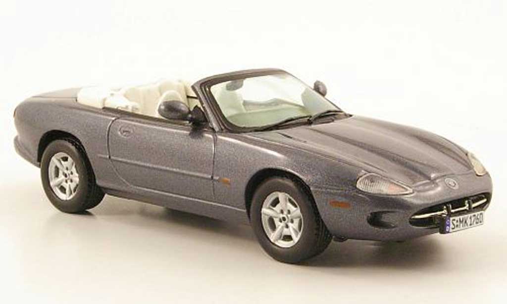 Jaguar XK 8 1/43 Vitesse 8 Cabriolet grijs geoffnetes Verdeck modelauto