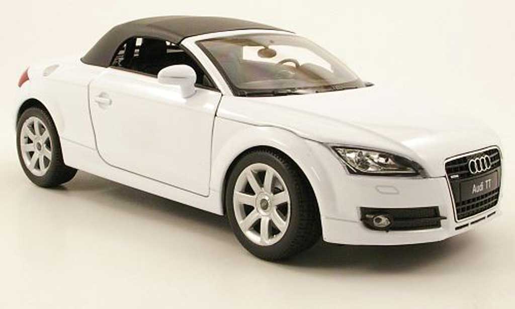 Audi TT Roadster 1/18 Welly Roadster wit geschlossen modelauto