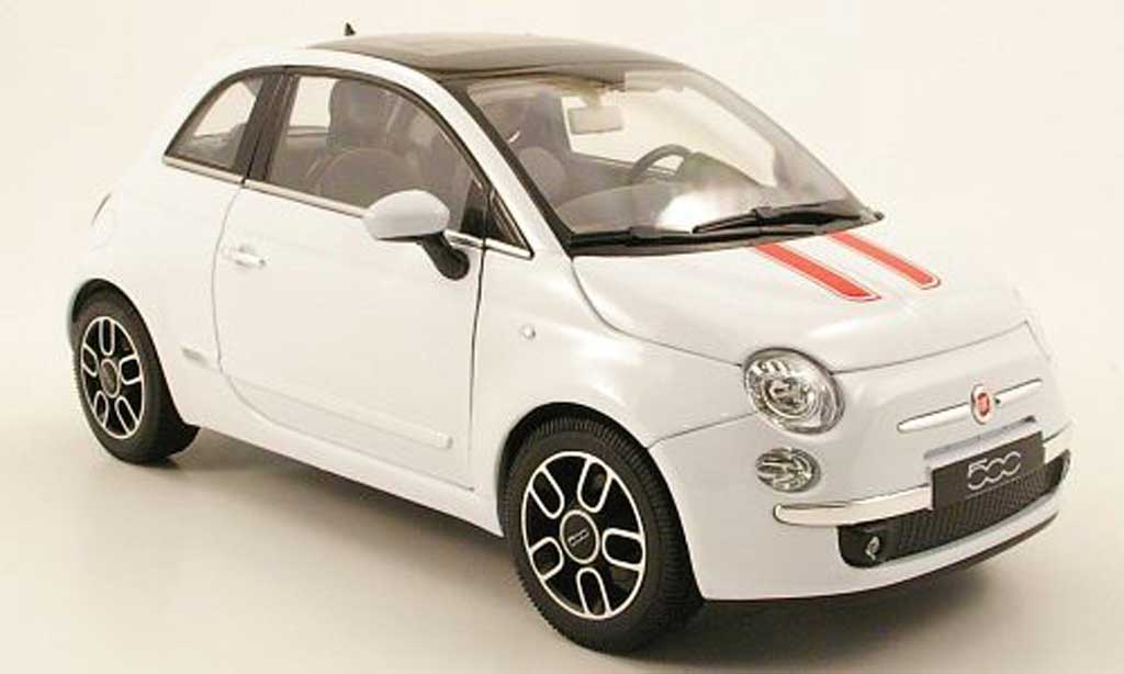 Fiat 500 1/18 Welly wit deux bandes rood 2007 modelauto
