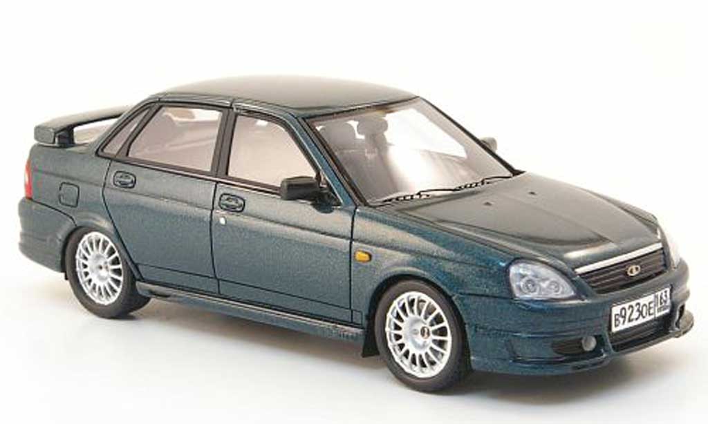 Lada Priora TMS 1/43 DIP Models TMS grun 2010 modelauto