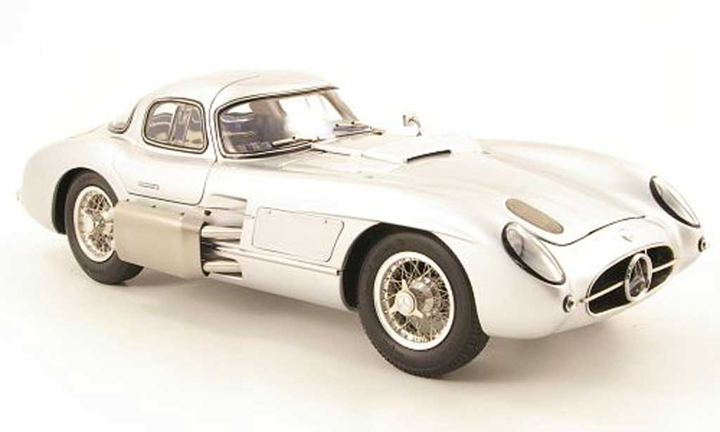 Mercedes 300 SLR 1/18 CMC SLR uhlenhaut coupe 1955 modelauto