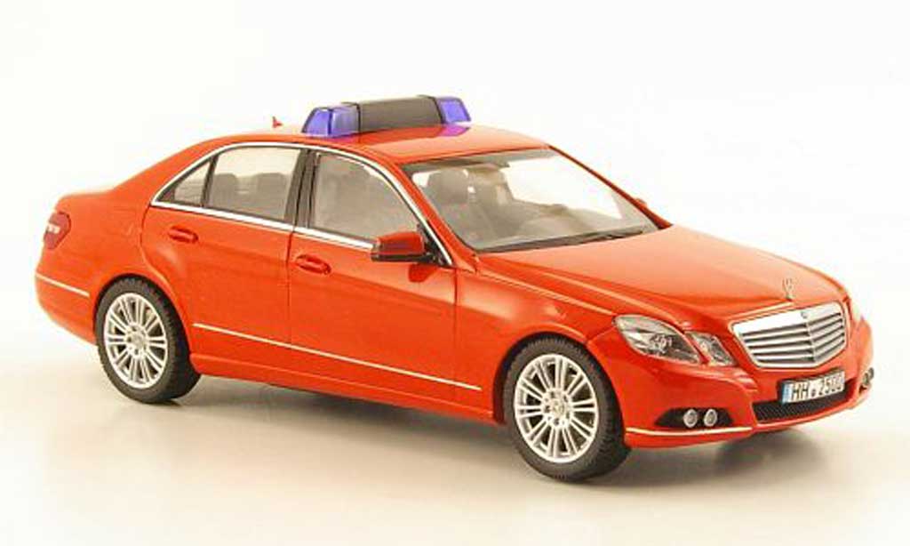 Mercedes Classe E 1/43 Schuco Sedan (W212) Brandweer Hamburg modelauto