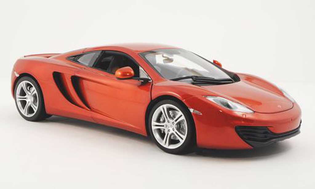 McLaren F1 2011 1/18 Minichamps 2011 MP 4-12C oranje modelauto