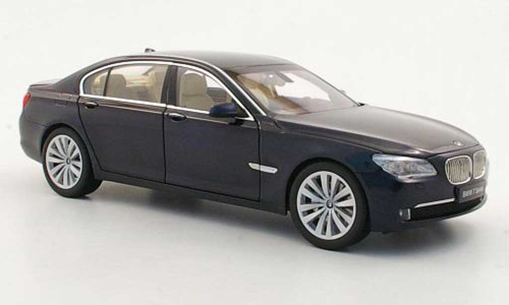 Bmw 750 F02 1/18 Kyosho F02 Li blauw grijs modelauto