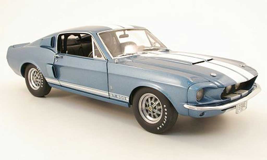 Shelby GT 500 1/18 GMP blauw/wit 1967 modelauto
