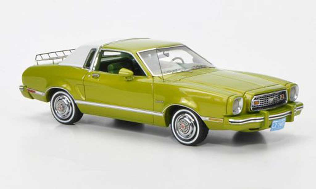 Ford Mustang 1974 1/43 Neo 1974 II Ghia grun/wit modelauto