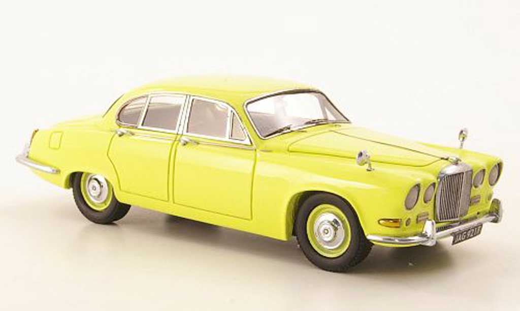 Jaguar 420 1/43 Neo geel 1967 modelauto