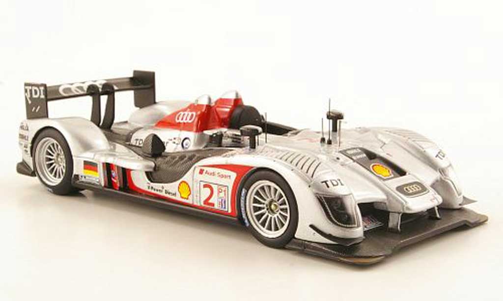 Audi R15 2009 1/43 IXO 2009 TDI No.2 A.McNish / T.Kristensen / R.Capello Sebring modelauto
