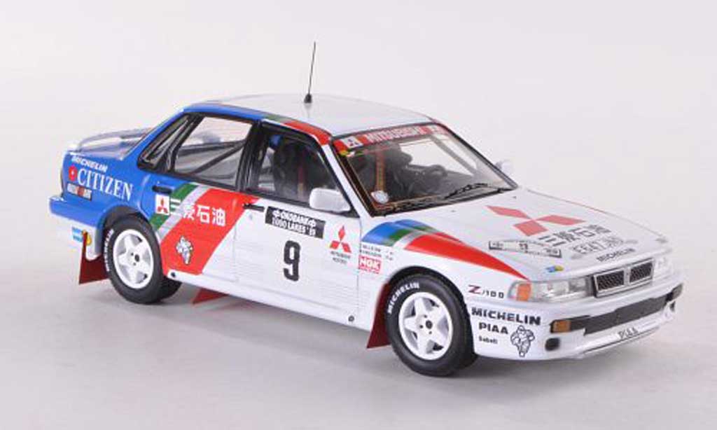 Mitsubishi Galant VR4 1/43 IXO VR4 No.9 Ralliart Rally Finnland 1991 Ericsson/Billstam modelauto