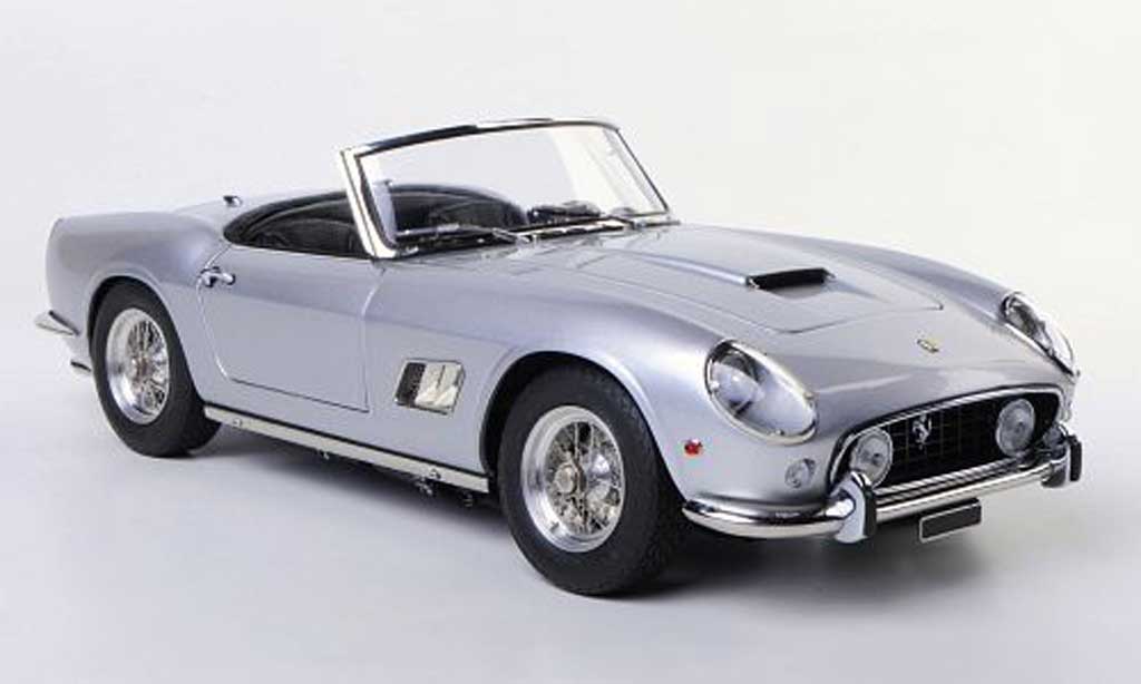 Ferrari 250 GT 1961 1/18 CMC GT 1961 SWB California Spyder grijs modelauto