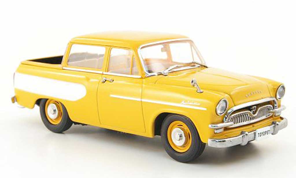 Toyopet Masterline 1/43 Ebbro Double Pick Up geel/wit 1959 modelauto