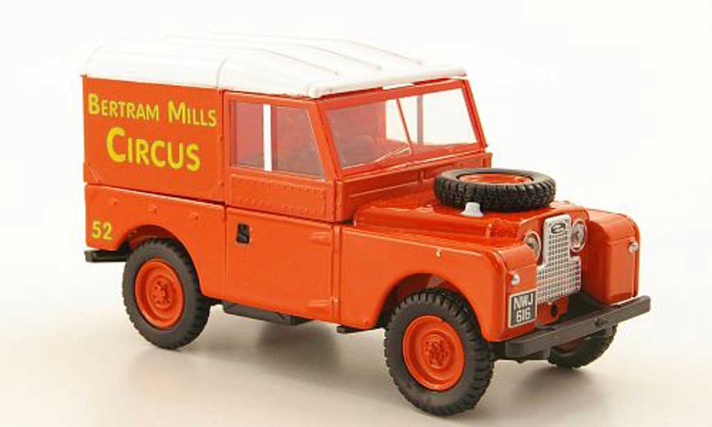 Land Rover 88 1/43 Oxford Hard Top Bertram Mills Circus modelauto