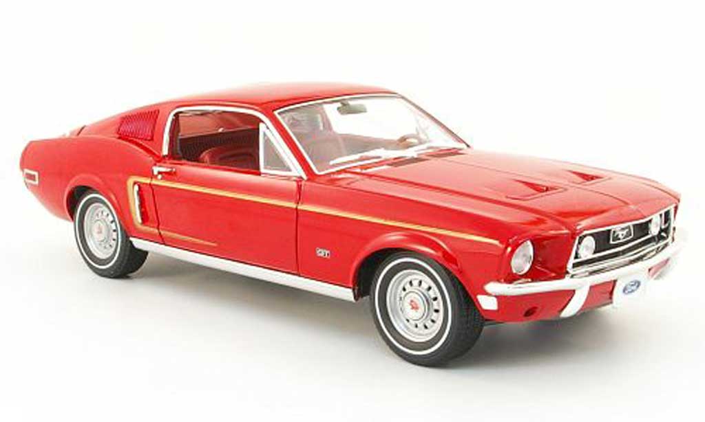 Ford Mustang 1968 1/18 Greenlight 1968 gt 2+2 fastback rood modelauto
