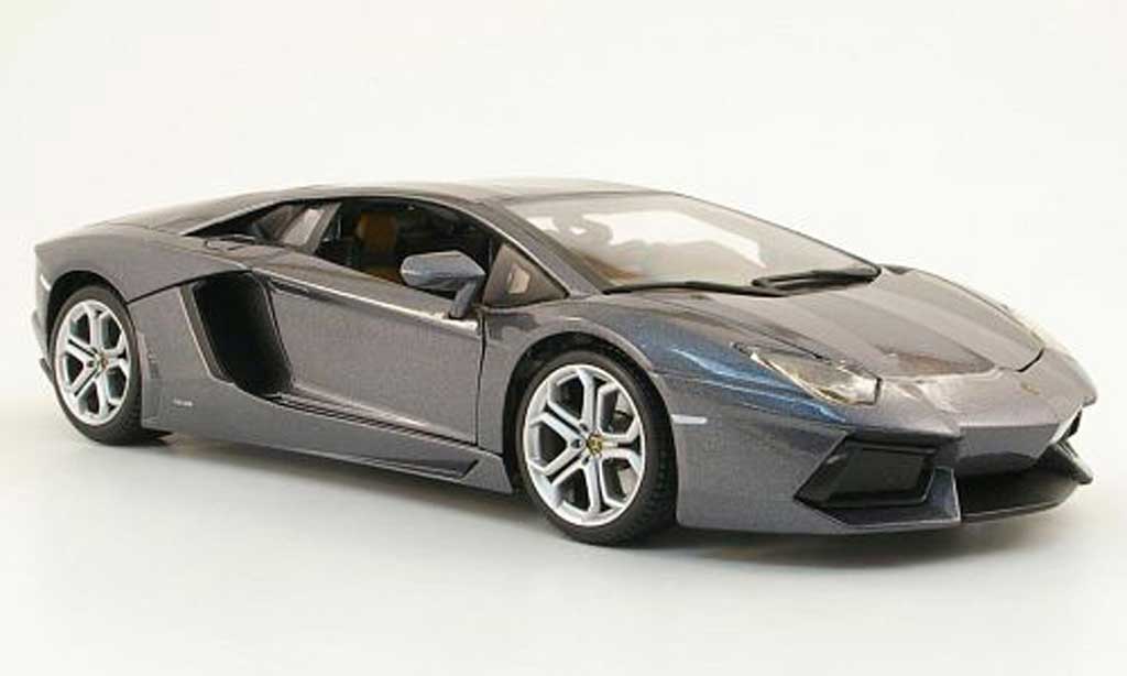 Lamborghini Aventador LP700-4 1/18 Burago LP700-4 grijs 2011 modelauto
