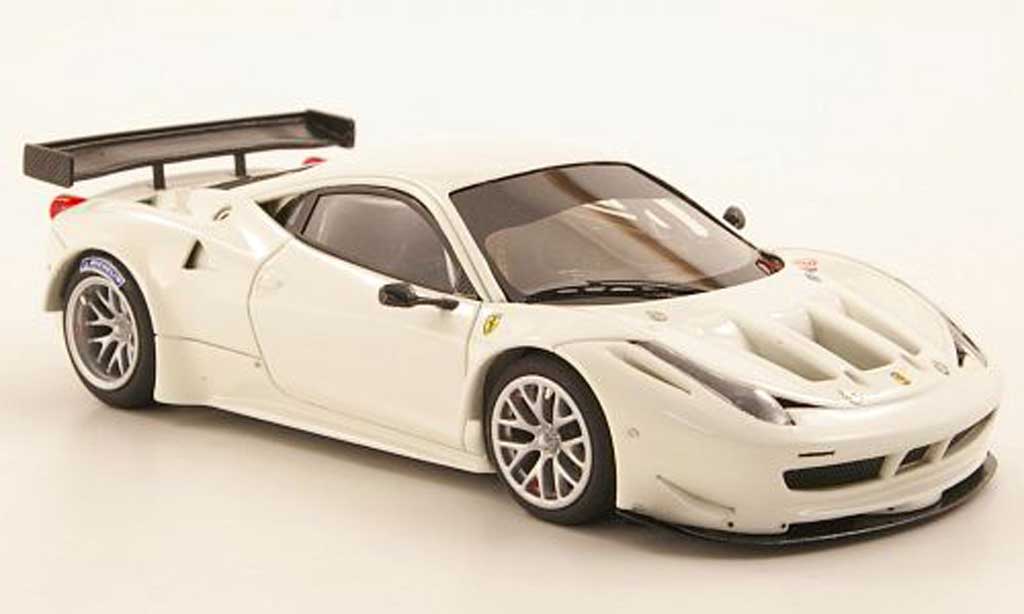 Ferrari 458 Italia GT2 1/43 Look Smart Italia GT2 wit Plain Body Version modelauto