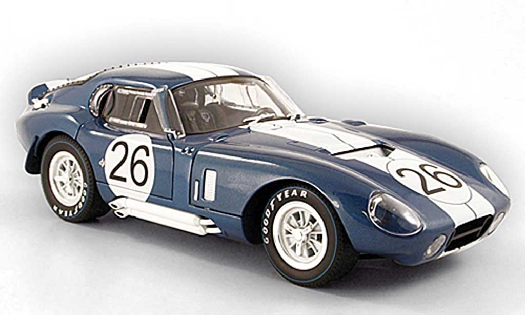 Shelby Cobra Daytona 1/18 Shelby Collectibles Daytona coupe no.26 blauw 1965 modelauto