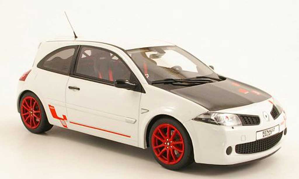 Renault Megane R26R 1/18 Ottomobile R26R wit/carbonoptik modelauto