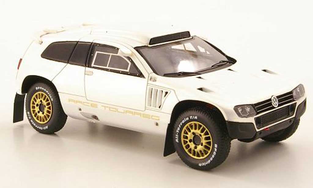 Volkswagen Touareg Dakar 1/43 Spark Dakar Race 3 wit Qatar Edition 2011 modelauto