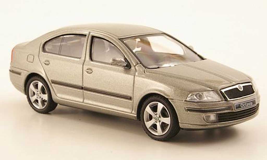 Skoda Octavia 1/43 Abrex Sedan grijsbeige modelauto