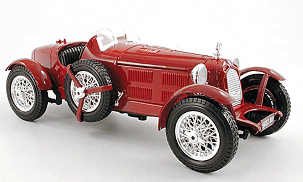 Alfa Romeo 8C 1/18 Burago 2300 Monza rood modelauto