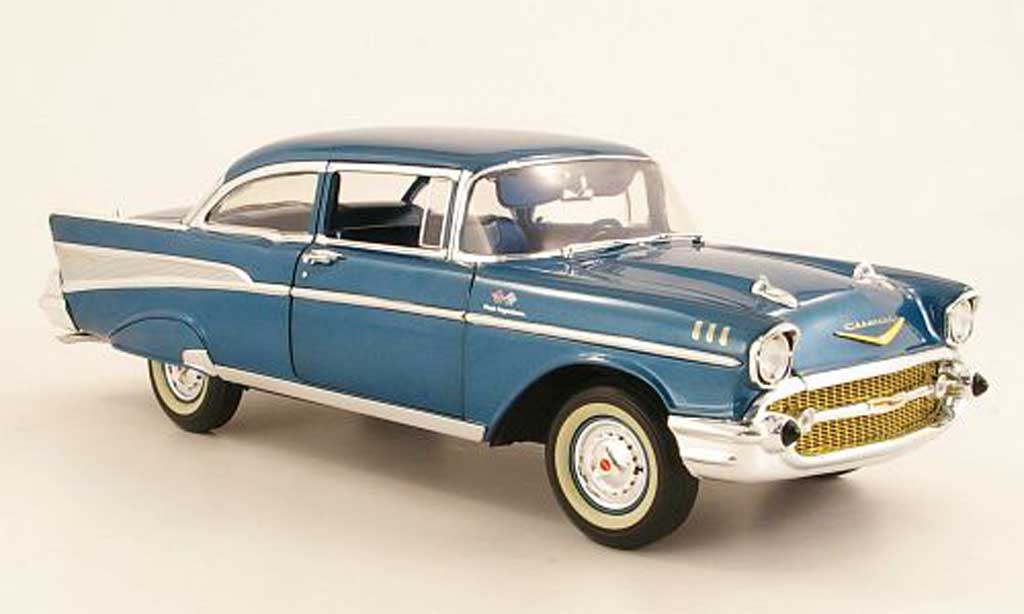 Chevrolet Bel Air 1957 1/18 Highway 61 1957 blauw modelauto