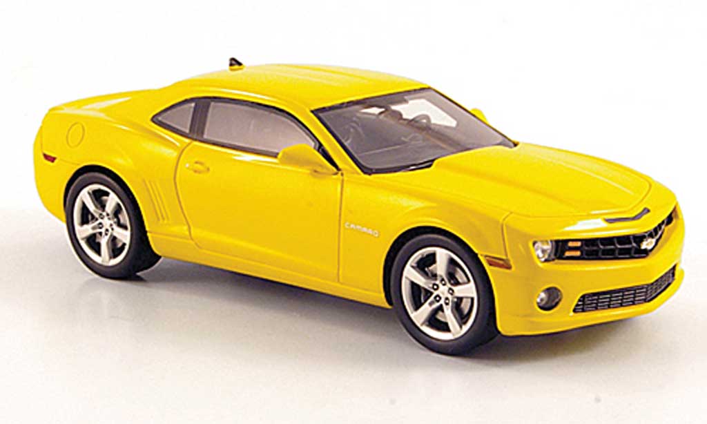 Chevrolet Camaro SS 1/43 Luxury Collectibles SS geel 2011 modelauto