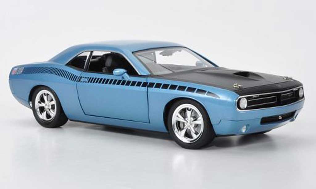Plymouth Cuda Concept 1/18 Highway 61 Concept AAR blauw/matt zwart mit Dekoration modelauto
