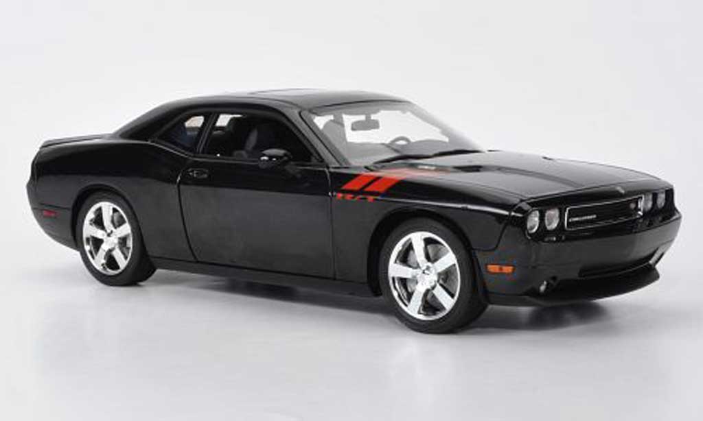 Dodge Challenger 2010 1/18 Highway 61 2010 R/T zwart mit rooder Dekoration modelauto
