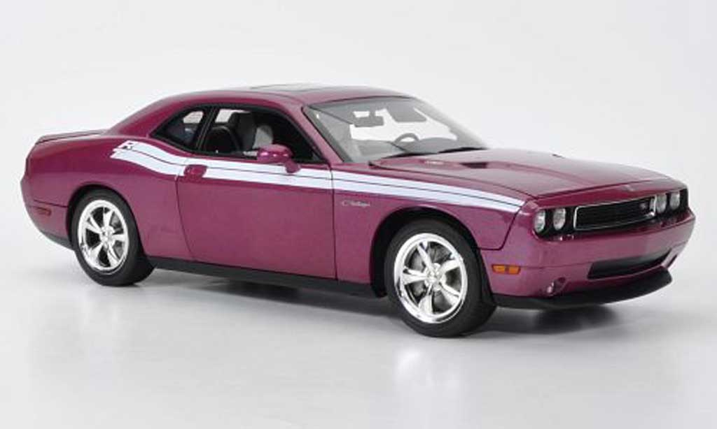 Dodge Challenger 2010 1/18 Highway 61 2010 R/T lila mit witer Dekoration modelauto