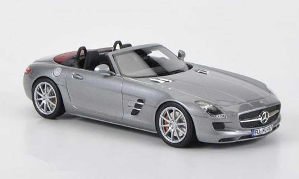 Mercedes SLS 1/43 Schuco AMG Roadster (A197) grijs 2012 modelauto