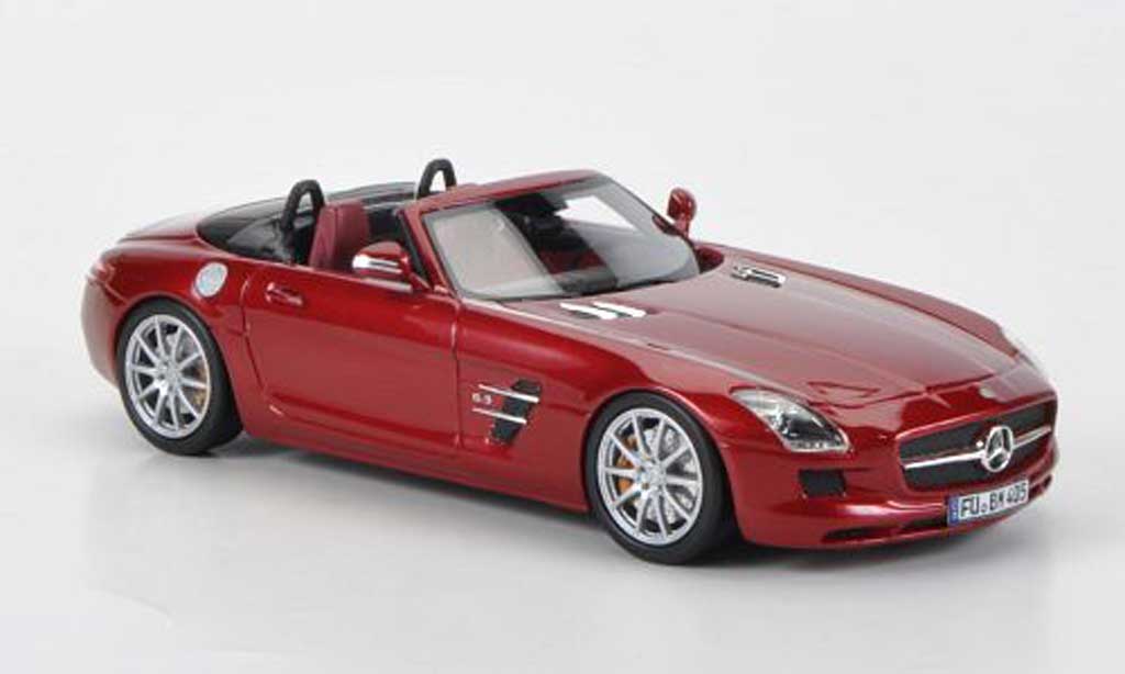 Mercedes SLS 1/43 Schuco AMG Roadster (A197) rood modelauto