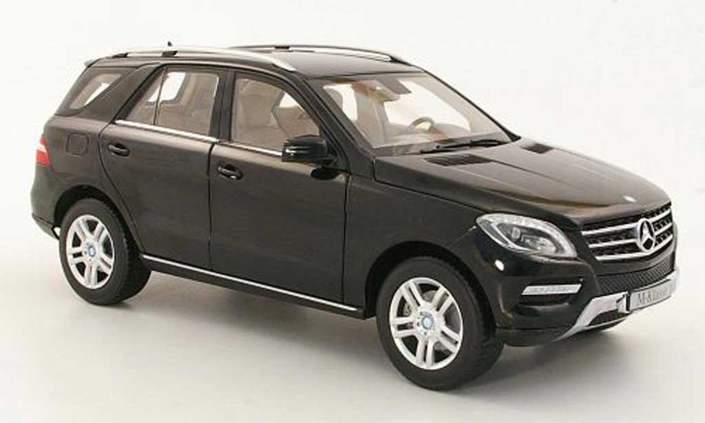 Mercedes Classe M 1/18 Minichamps (W166) ML zwart 2011 modelauto