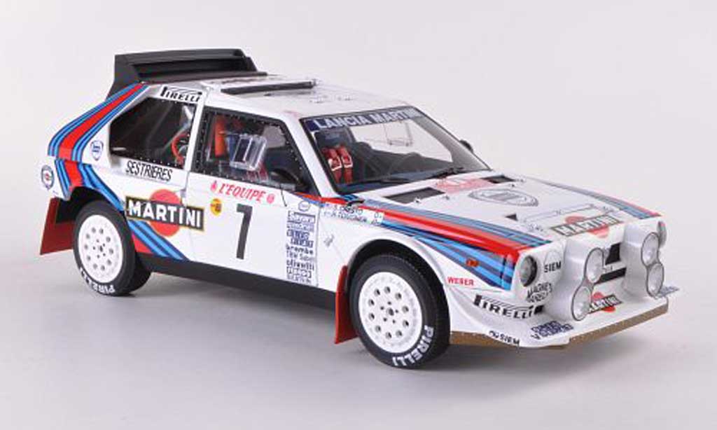 Lancia Delta S4 1/18 Autoart S4 No.7 Martini Rally Monte Carlo 1986 modelauto