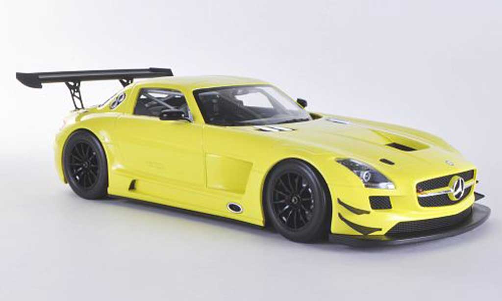 Mercedes SLS 1/18 Minichamps AMG GT3 Street geel 2011 modelauto