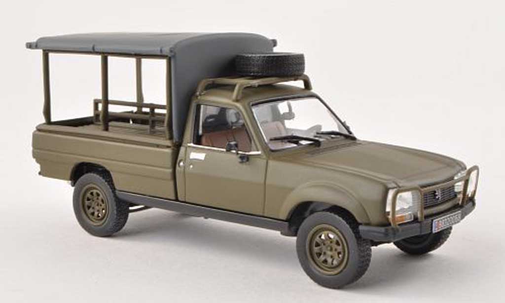 Peugeot 504 Pick up 1/43 Norev Pick up Army d-groen 1979 modelauto