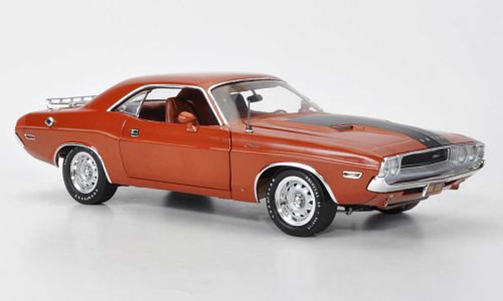 Dodge Challenger 1970 1/18 Highway 61 1970 bruin/matt zwart modelauto