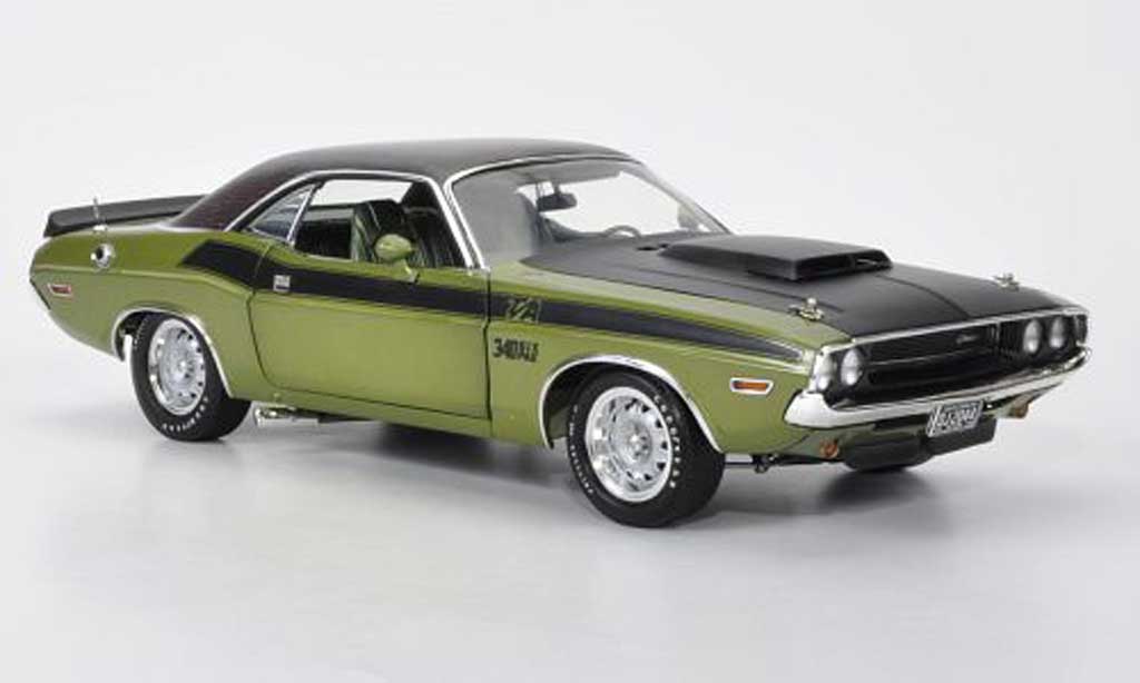 Dodge Challenger 1970 1/18 Highway 61 1970 T/A grun/matt zwart/Krododillederoptik modelauto