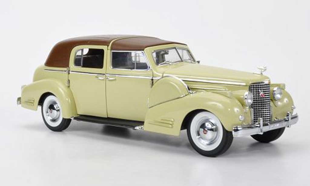 Cadillac Fleetwood 1/18 Signature V16 beige/bruin 1938 modelauto