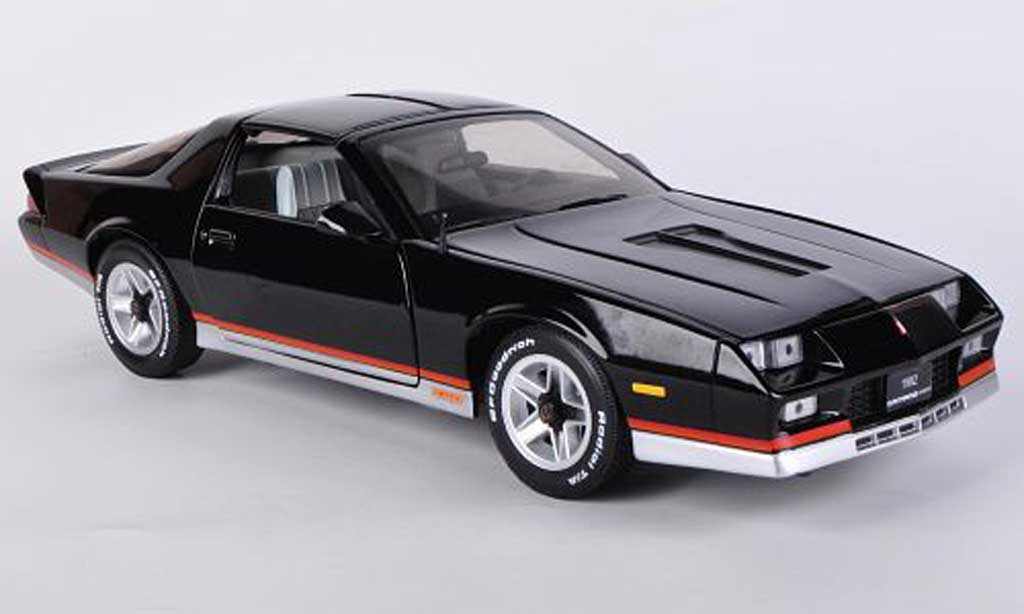 Chevrolet Camaro Z28 1/18 Sun Star Z28 zwart 1982 modelauto