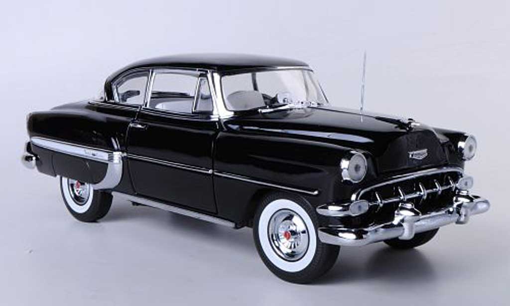 Chevrolet Bel Air 1954 1/18 Sun Star 1954 Hardtop Coupe zwart modelauto