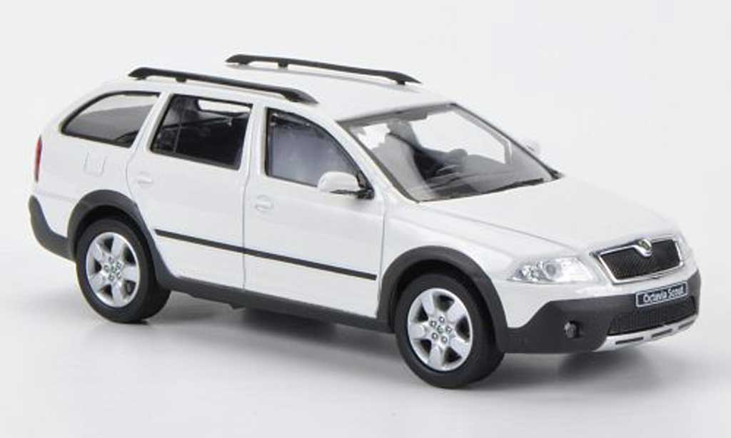 Skoda Octavia Combi 1/43 Abrex Combi Scout wit modelauto