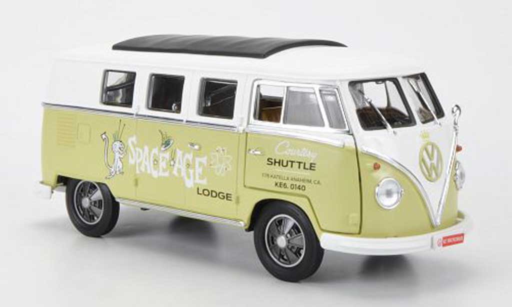 Volkswagen Combi 1/18 Greenlight T1 Samba Space Age Lodge - Courtesy Shuttle 1962 modelauto