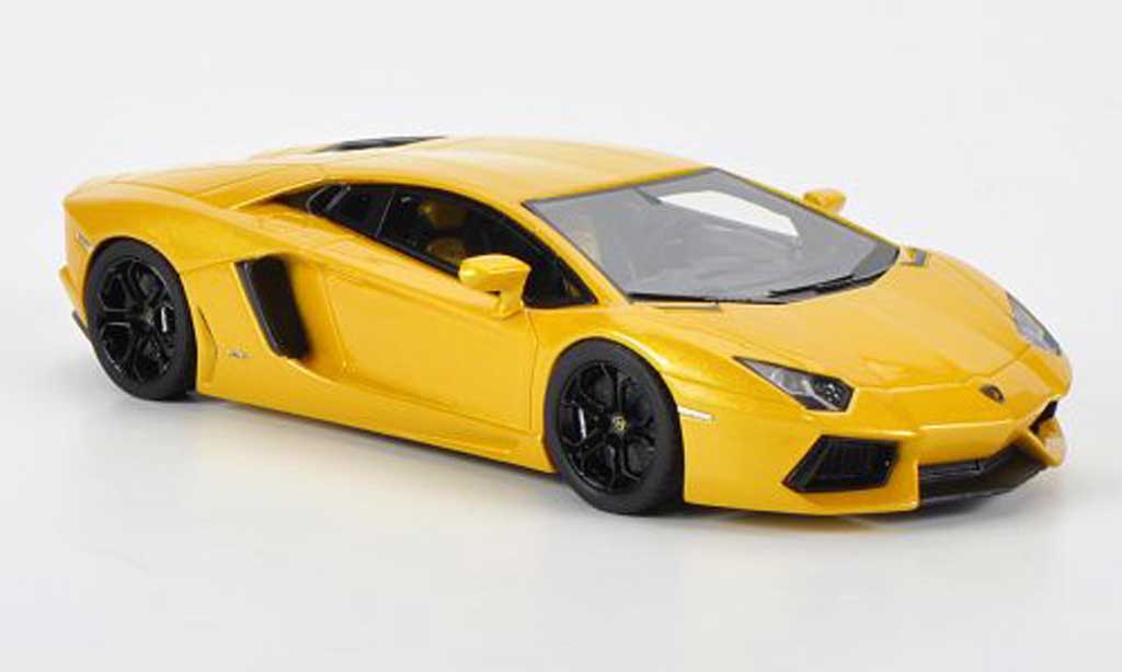 Lamborghini Aventador LP700-4 1/43 Fujimi LP700-4 geel modelauto