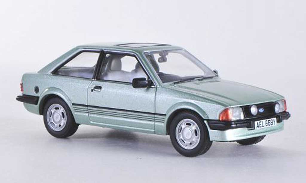 Ford Escort MK3 1/43 Vanguards MK3 1.6 Ghia grun RHD modelauto