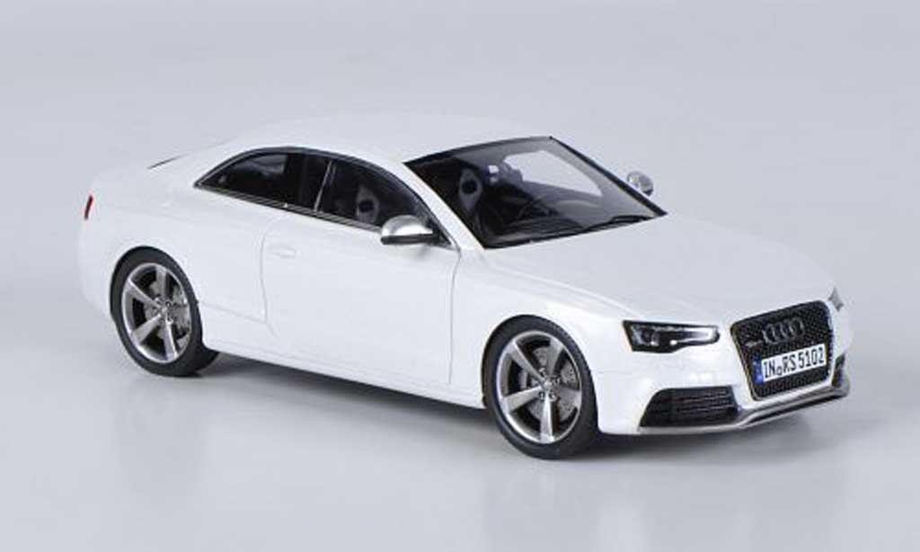 Audi RS5 1/43 Spark coupe wit 2012 modelauto